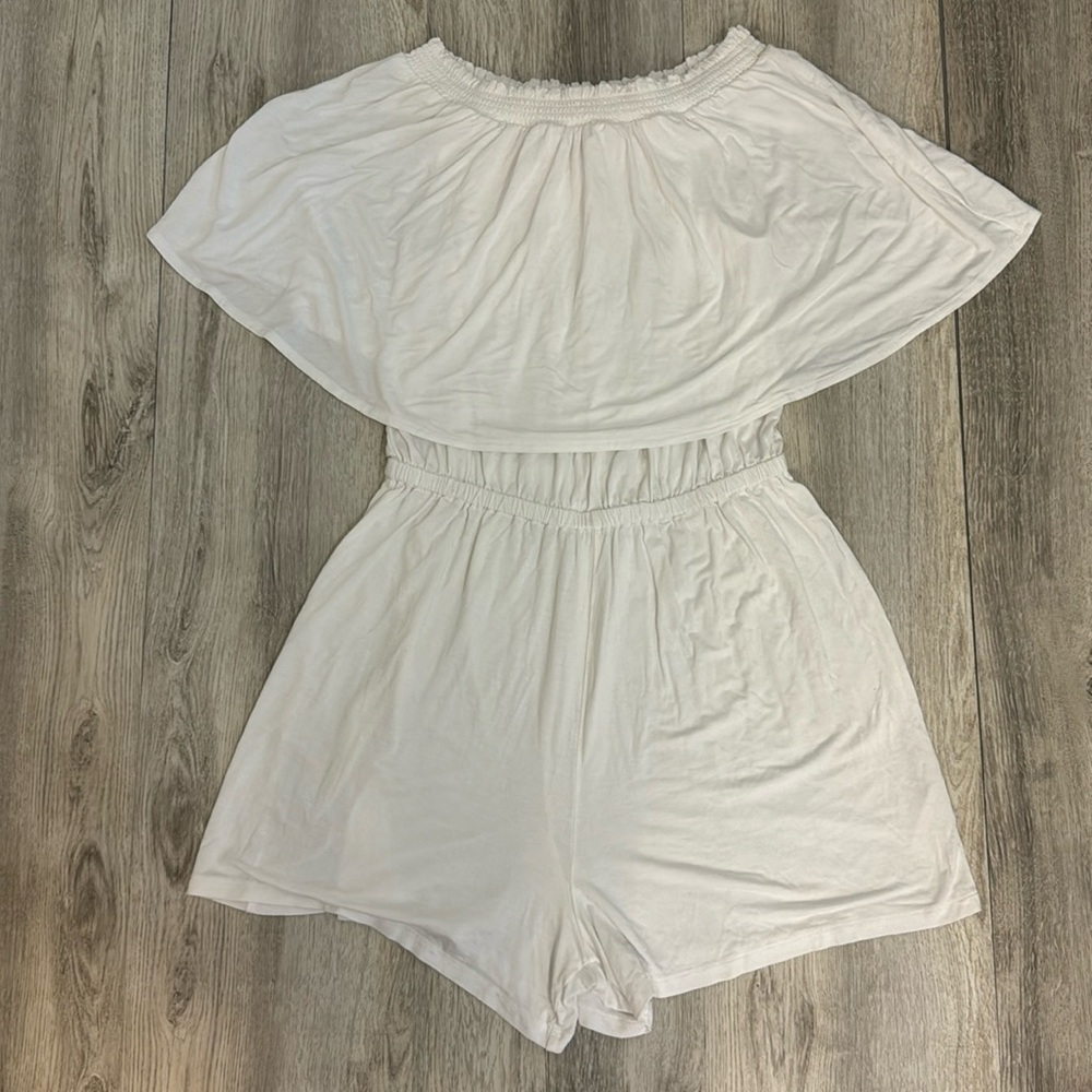 The Paisley box women’s medium white convertible romper - Picture 4 of 6